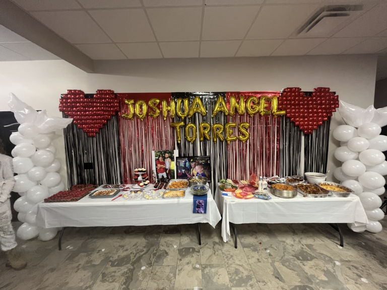 Memory tables with balloons and food.